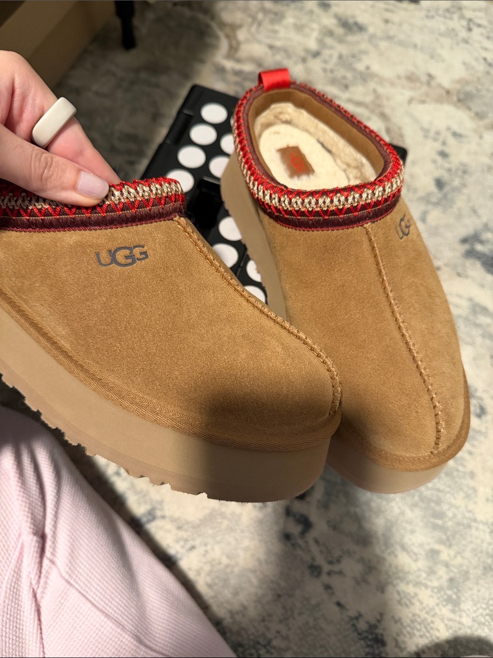 UGG Womens Slipper Tasman - Like New Size 9